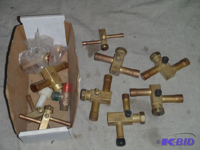 lot 323 image: Valves