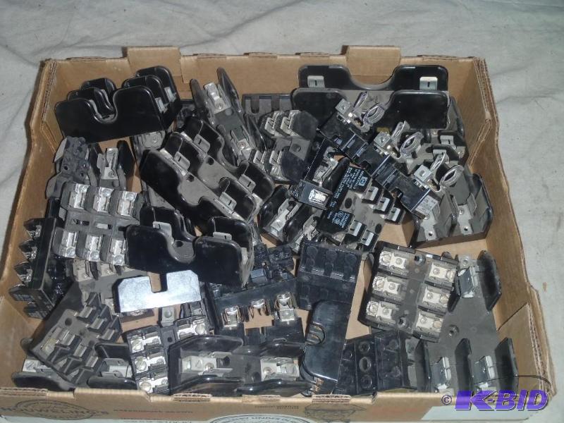 lot 39 image: Fuse Blocks
