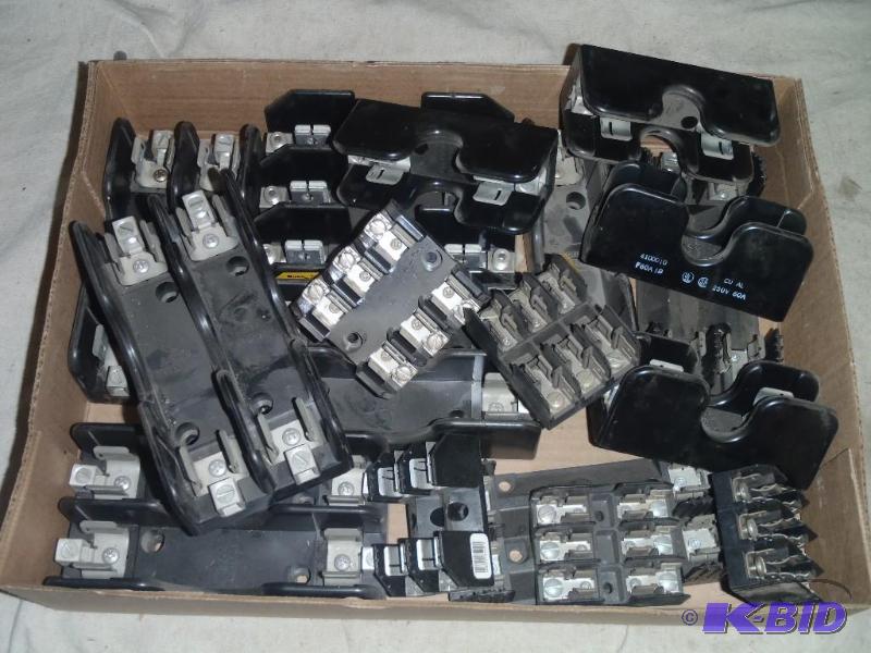 lot 40 image: Fuse Blocks