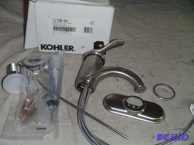 lot 78 image: Sink Faucet