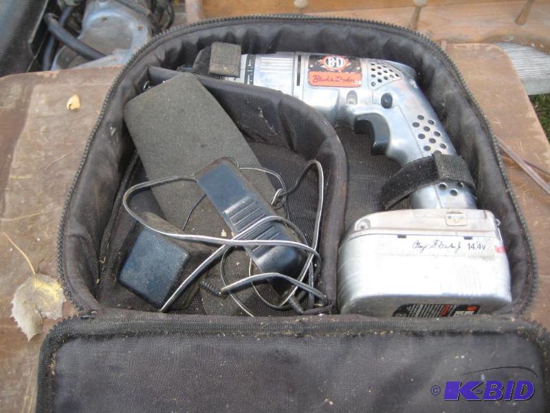 Black and Decker Vintage Cordless Drill (Works)