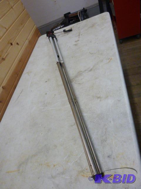 lot 10 image: Tripod Still usable....