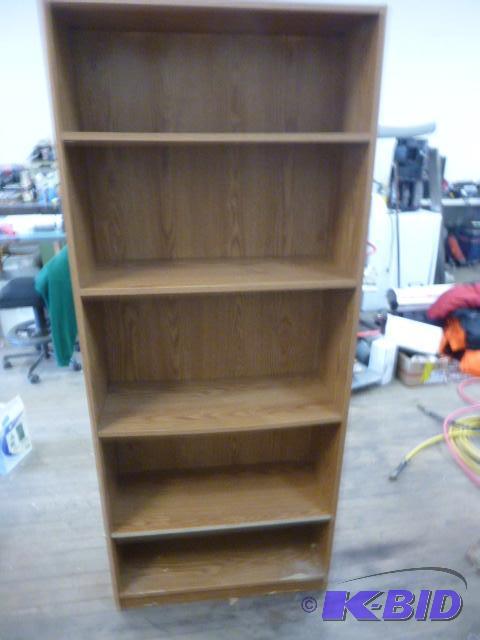 lot 122 image: Tall Bookshelf Not in best condition - 72&quo...