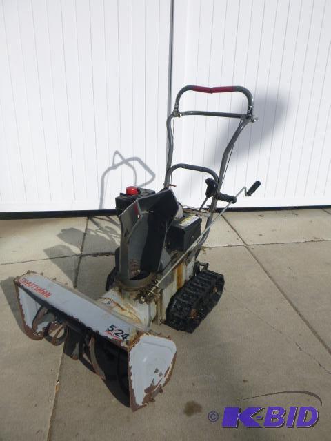 lot 144 image: Craftsman Snowblower 5 HP, 24", consigno...