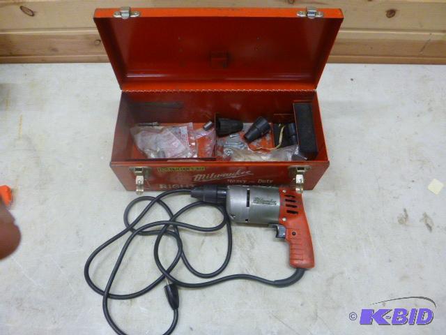lot 177 image: Milwaukee Screw Shooter with Metal Case 6798-...