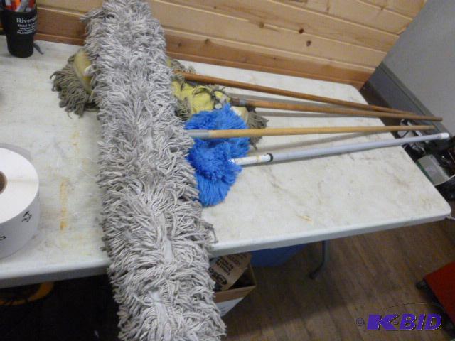 lot 21 image: Miscellaneous Mops...