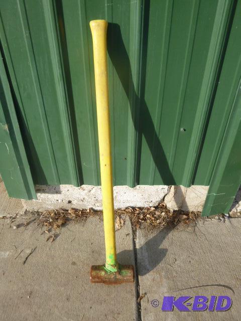 lot 214 image: 8 Lb. Maul with Fiberglass Handle...