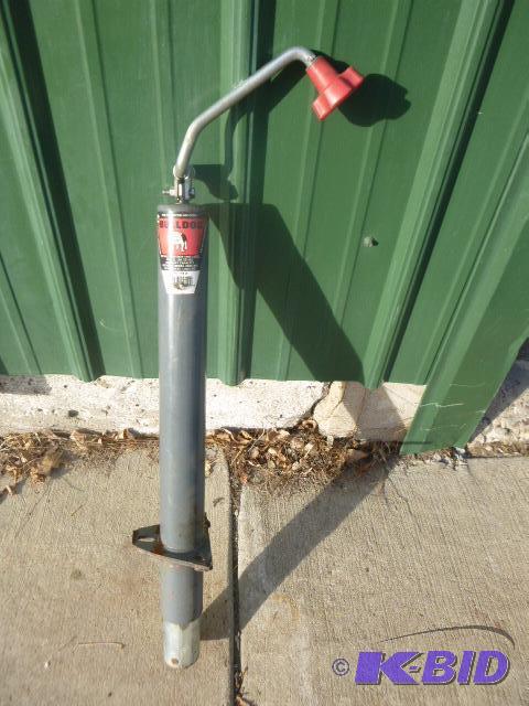 lot 218 image: Bull Dog Trailer Jack...