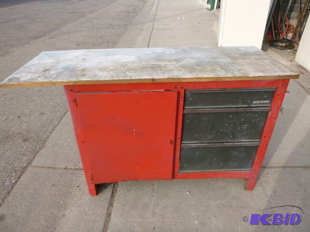 lot 226 image: Craftsman Work Bench...