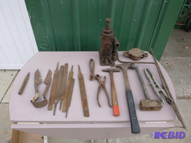 lot 247 image: Miscellaneous Tools and Bottle Jack...