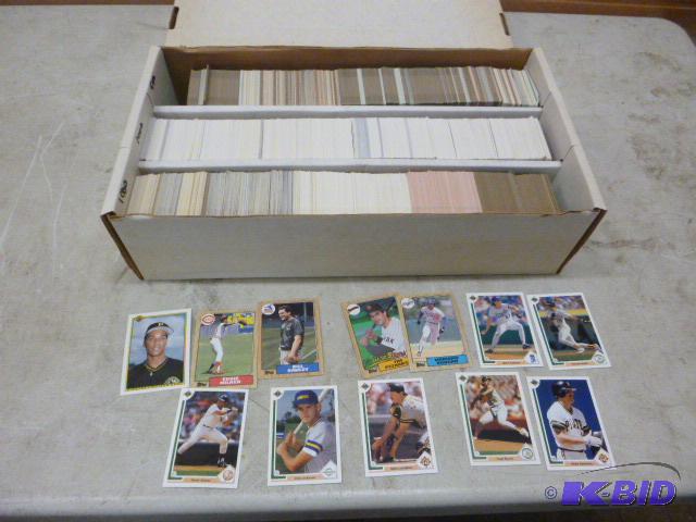 lot 26 image: Baseball Cards Approximately 2,900....