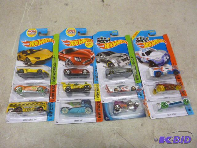 lot 30 image: 12 Hot Wheels Cars Unopened...