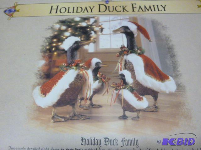 lot 44 image: Holiday Duck Family...