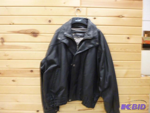 lot 7 image: Wilson Leather Jacket Size 3X - in good condi...