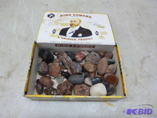 lot 79 image: Cigar Box Full of Agate Rocks...