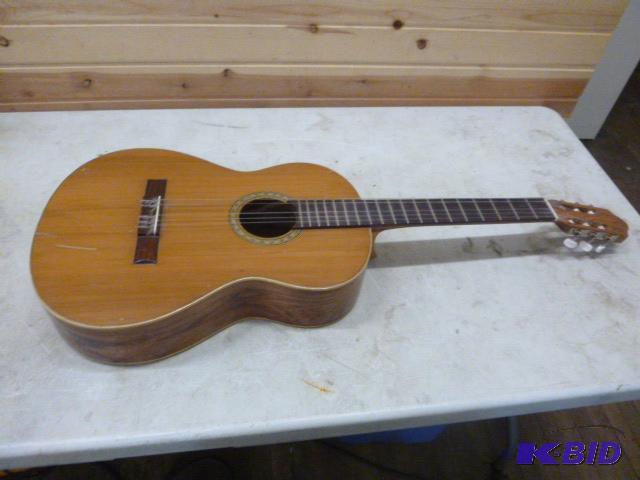 lot 86 image: Mexican Castillo Guitar Missing one string....