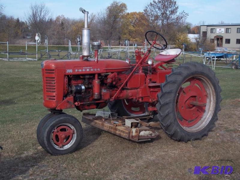 lot 1 image: 1954 Farmall 200 Live hydraulics, New 6 volt ...