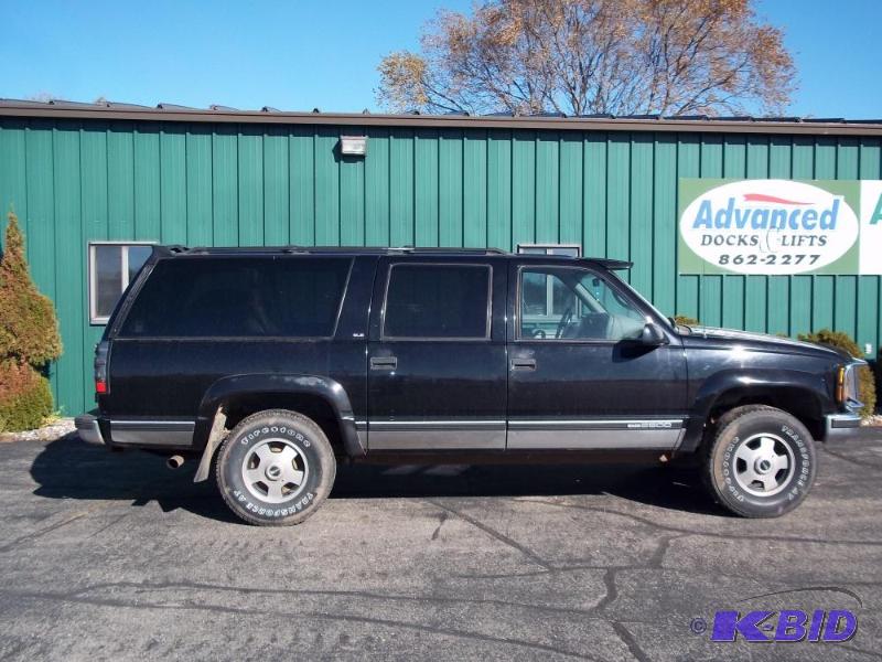 lot 2 image: 1995 GMC Suburban 2500