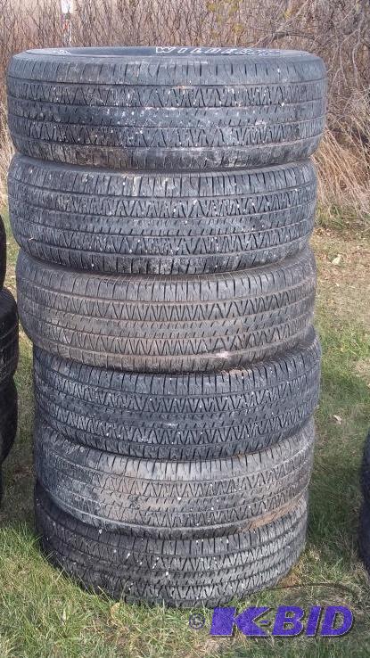 lot 24 image: 6 Tires P26570R16...