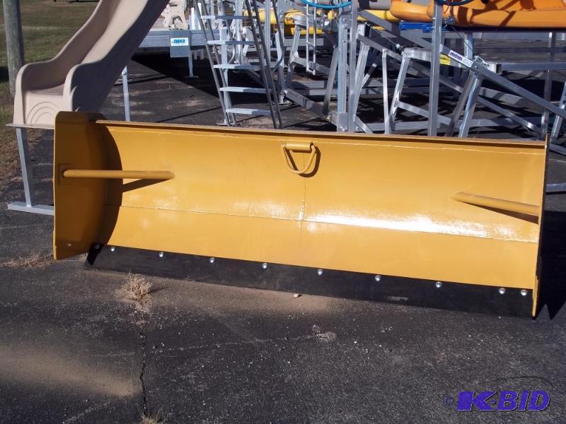 lot 3 image: NEW 8 Skid loader Box blade Snow pusher   2...