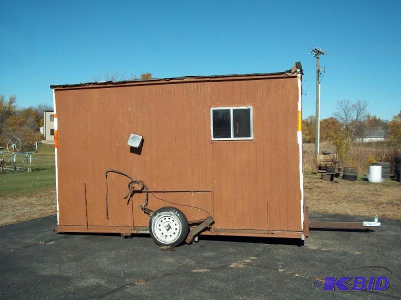 lot 4 image: 8 x 12 Fish house on Wheels