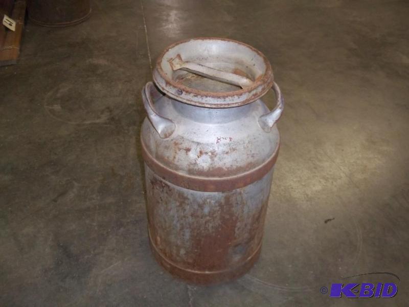 lot 40 image: Cream Can...