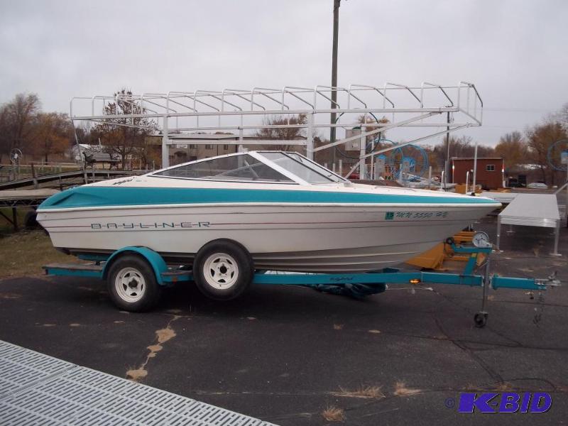 lot 6 image: 1993 Bayliner 18 with Mercruiser Alpha One 3...