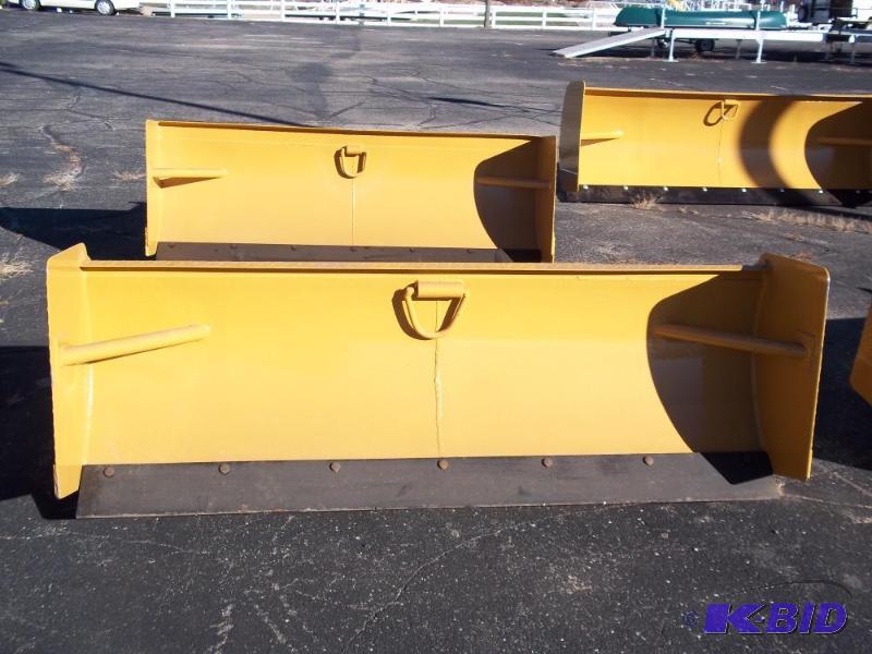 lot 8 image: NEW 6.5 Skid loader Box blade Snow pusher   ...
