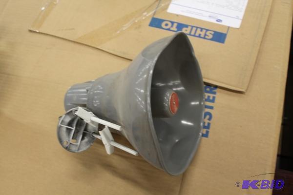 lot 19 image: Atlas VARI-TAP&nbsp30 Watt Speaker Loud Spea...