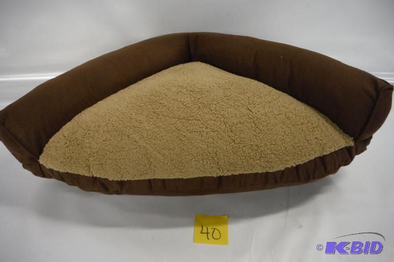 Petrum Triangle Bed dog bed pet bed brown