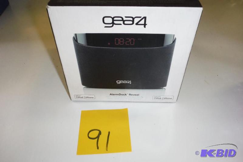 Gear4 Alarmdock Reveal Dock For iPod and Iphone PG487US Retail Opened Box Gear4 Alarmdock Reveal Do