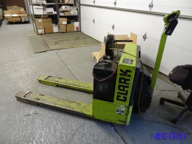 Clark electric pallet jack. Model WP40. 4000 ...