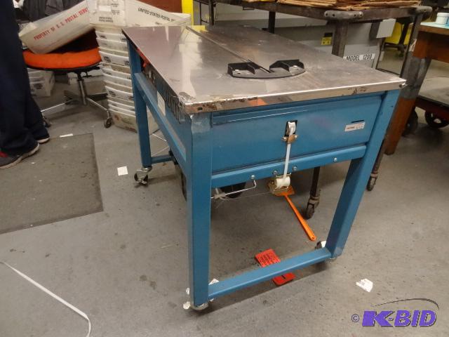 Bunn poly strapping machine. Model TP202. Ful...
