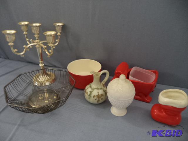 lot 115 image: Christmas Decorations
