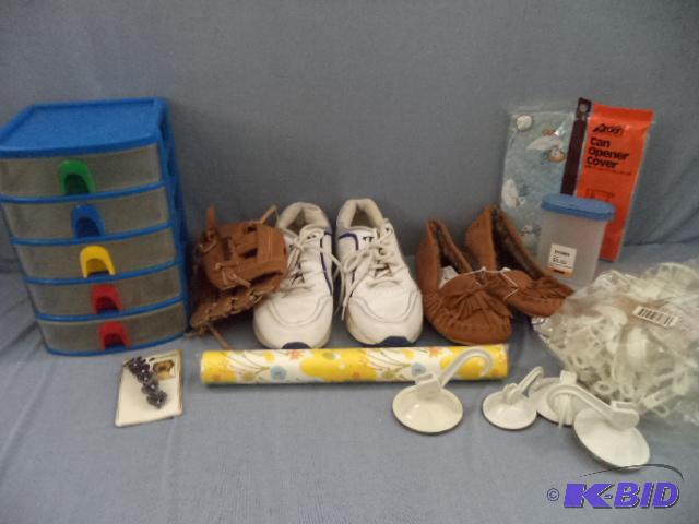 lot 124 image: Storage, Shoes