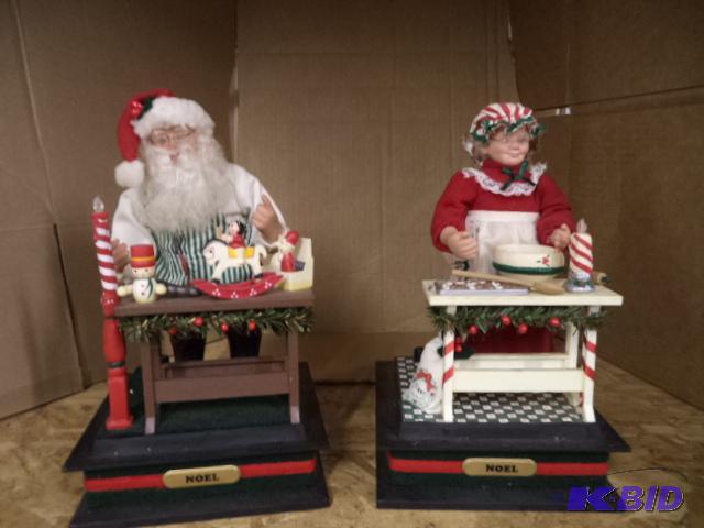 lot 129 image: Holiday Decorations