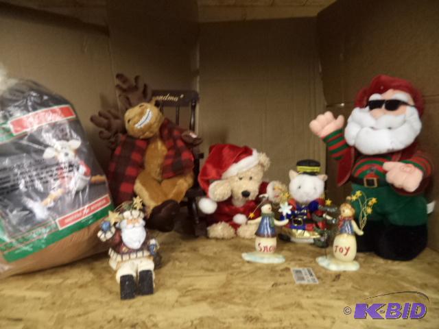 lot 130 image: Holiday Decorations