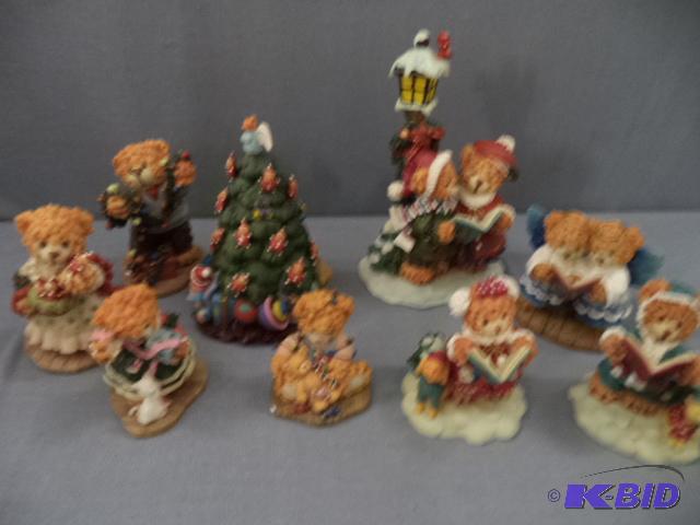 lot 135 image: Holiday Decorations