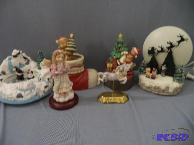 lot 137 image: Holiday Decorations