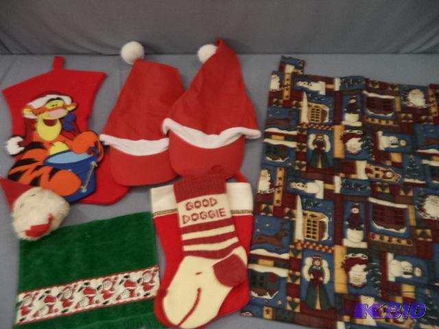 lot 142 image: Holiday Decorations