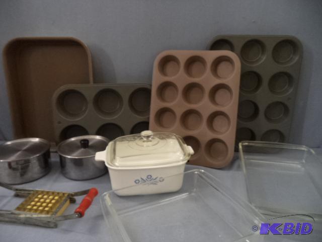 lot 169 image: Pyrex, Corning
