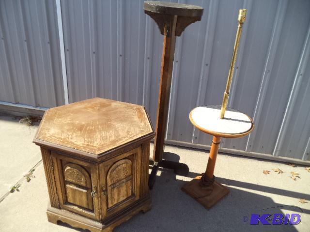 lot 19 image: Plant Stand, Lamp, Table