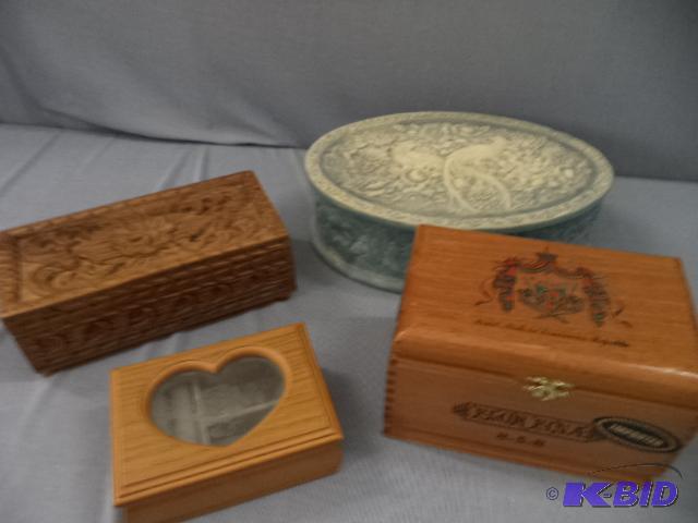 lot 196 image: Fancy Jewelry Boxes