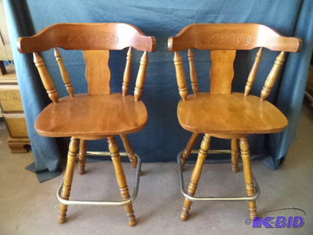 lot 20 image: Bar Stools