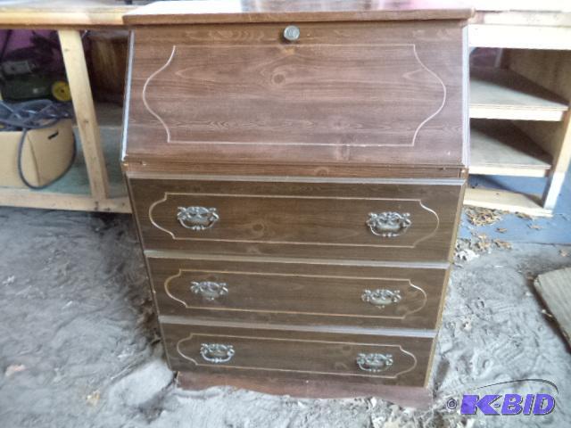 lot 22 image: Drop Front Desk