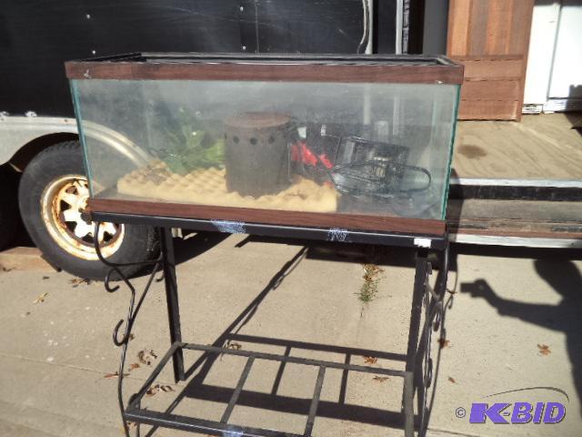 lot 241 image: Aquarium, Stand