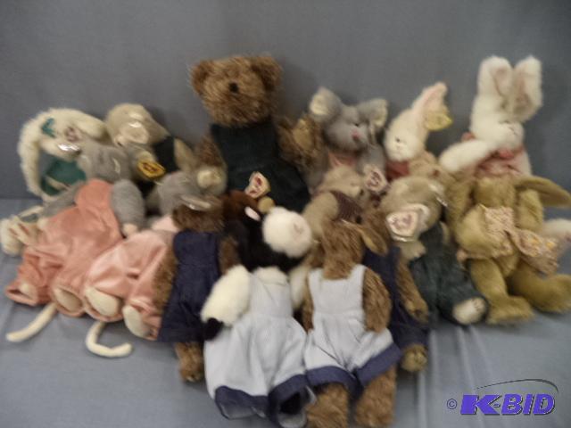 lot 64 image: Ty Beanie Babies