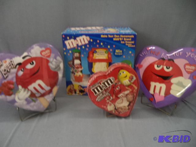 lot 79 image: M and M