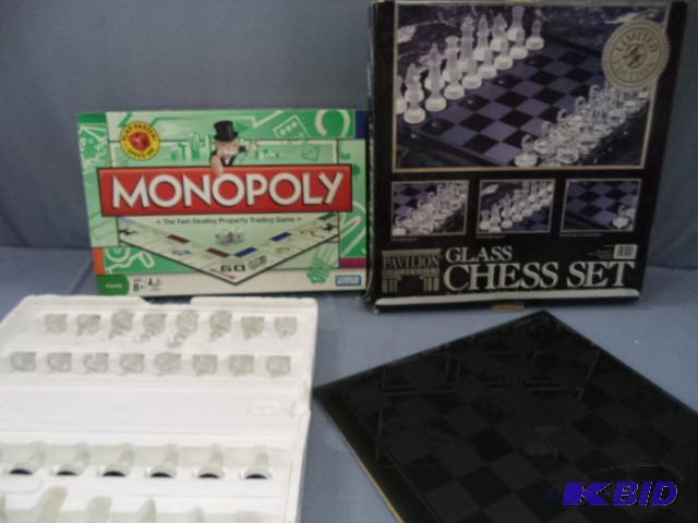 lot 92 image: Game Set