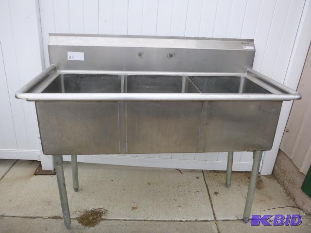lot 11 image: 3-Bay Stainless Steel Sink No faucet - 43 12...